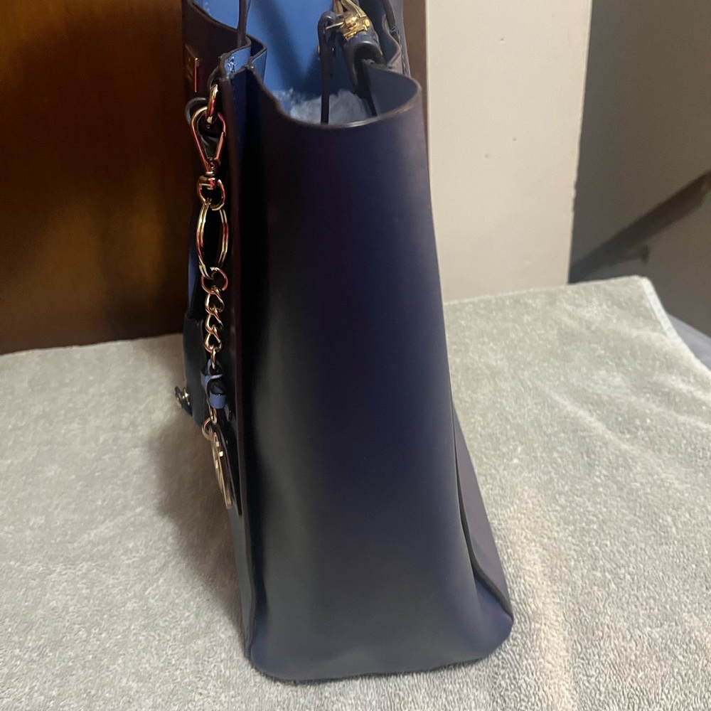 Kate Spade Blue Structured Tote with Sleek Design - Picture 8 of 13
